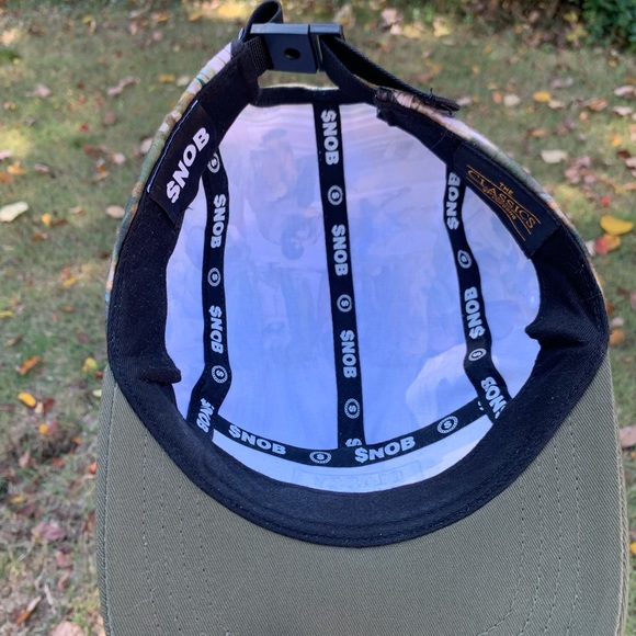 Classy Snob Art Hat - Picture 9 of 16